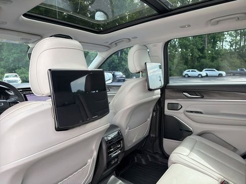 Certified 2023 Jeep Grand Cherokee L Overland w/ Rear Seat Video Group I AWD/4WD image 48