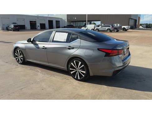 Used 2022 Nissan Altima 2.5 SR FWD image 6