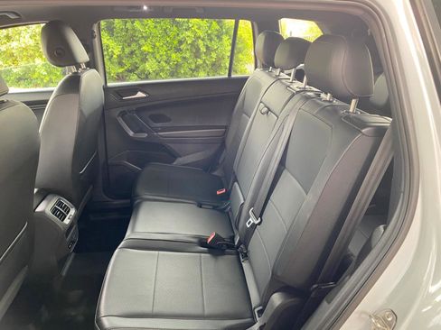 Used 2018 Volkswagen Tiguan SEL w/ R-Line Package image 44