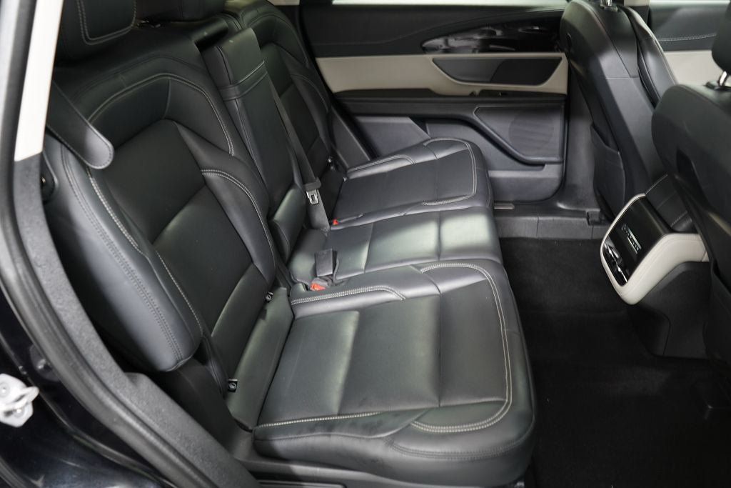 Used 2025 Lincoln Nautilus Premier AWD/4WD image 28