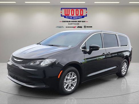 New 2026 Chrysler Voyager LX image 7