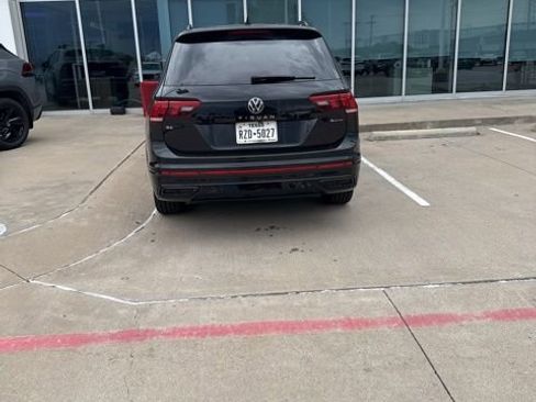 Used 2022 Volkswagen Tiguan SE R-Line AWD/4WD image 5