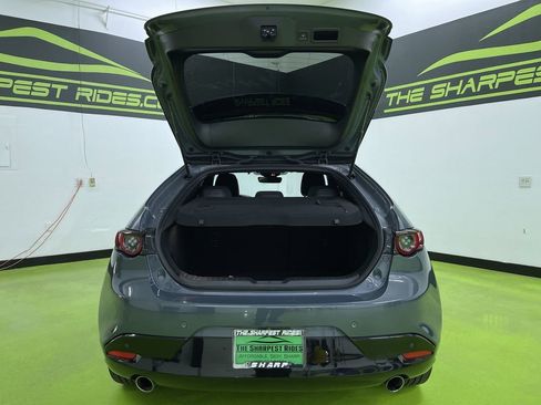 Used 2021 MAZDA MAZDA3 Hatchback w/Premium Plus Pkg image 9