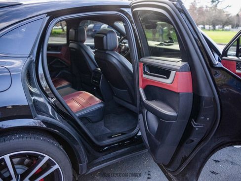 Used 2024 Porsche Cayenne S image 35