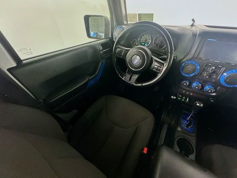 Used 2017 Jeep Wrangler Unlimited Sport w/ Quick Order Package 24S image 9