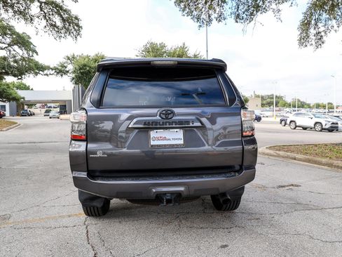 Used 2022 Toyota 4Runner SR5 Premium w/ Moonroof Package RWD image 8
