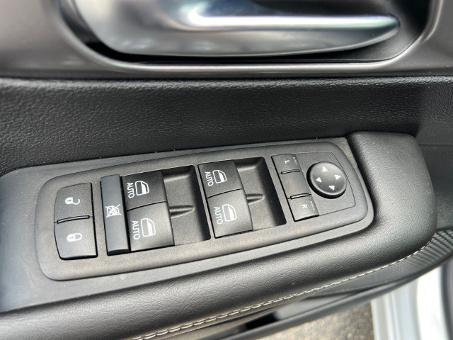New 2026 Chrysler Pacifica Select w/ S Appearance Package FWD image 11