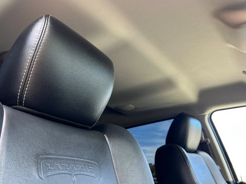 Used 2018 RAM 1500 Laramie AWD/4WD image 16
