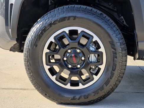 Used 2025 Toyota Tacoma TRD Off-Road AWD/4WD image 8