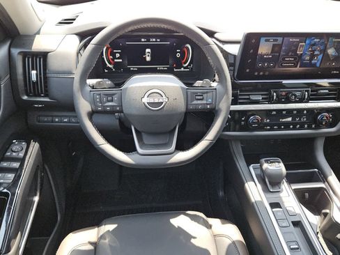 New 2026 Nissan Pathfinder Platinum FWD image 5