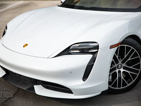 Used 2020 Porsche Taycan AWD/4WD image 4