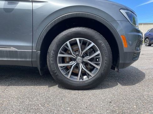 Used 2020 Volkswagen Tiguan SE w/ Panoramic Sunroof Package AWD/4WD image 24