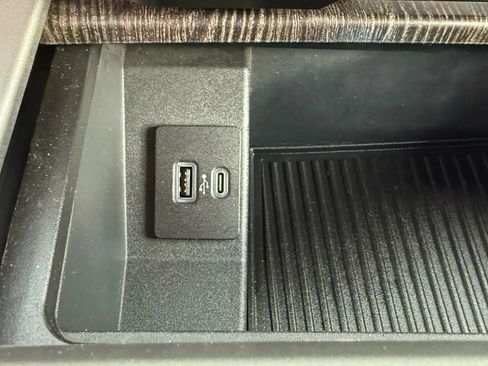 Used 2021 Ford F250 Lariat image 23