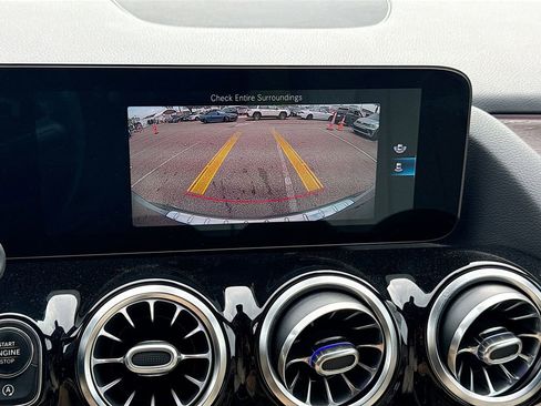 Used 2021 Mercedes-Benz GLA 250 w/ Premium Package image 33