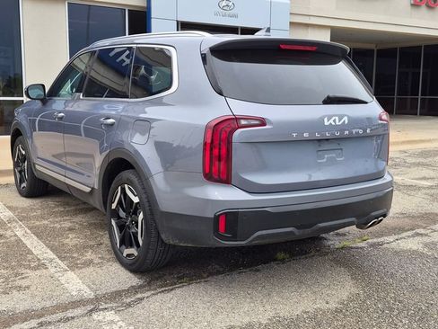 Used 2025 Kia Telluride S FWD image 5