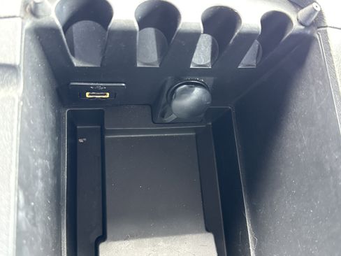 Used 2013 Dodge Challenger R/T image 19