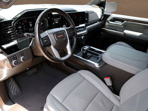 Used 2024 GMC Sierra 1500 SLT AWD/4WD image 10