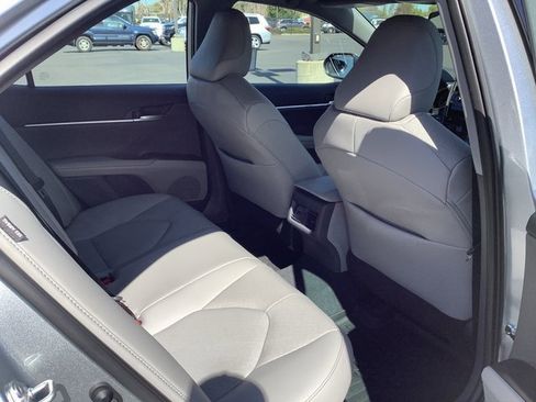 Used 2023 Toyota Camry XLE image 31