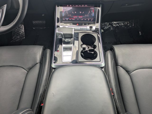 Used 2024 Audi Q8 Prestige w/ Prestige Package AWD/4WD image 19