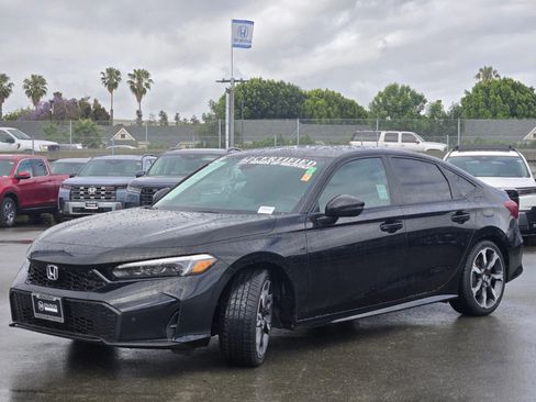 Certified 2025 Honda Civic Sport image 3