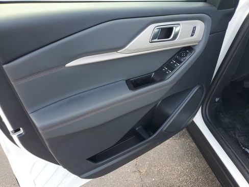 New 2026 Ford Explorer Active image 11
