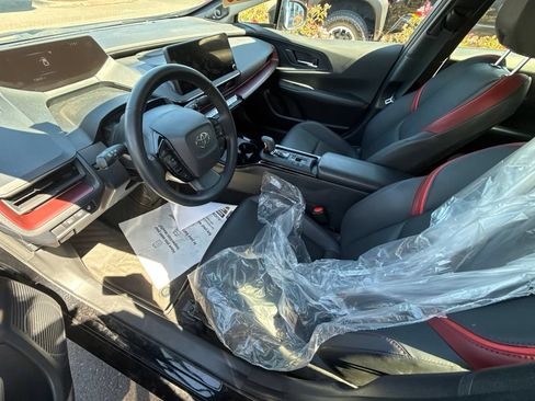 Used 2023 Toyota Prius Prime Premium w/ Advanced Technology Package FWD image 9