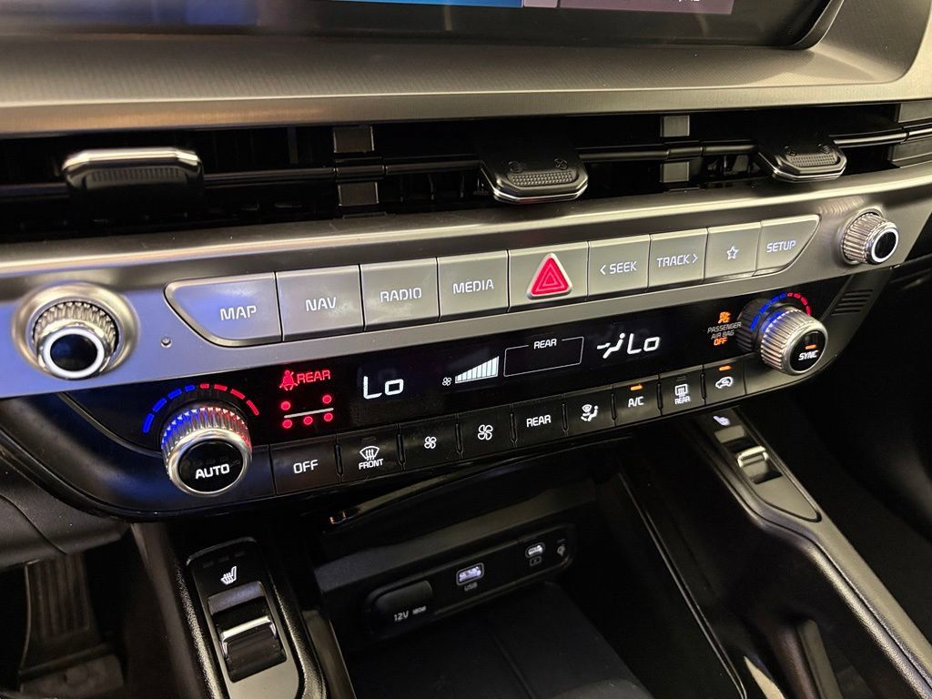 Used 2025 Kia Telluride S FWD image 28