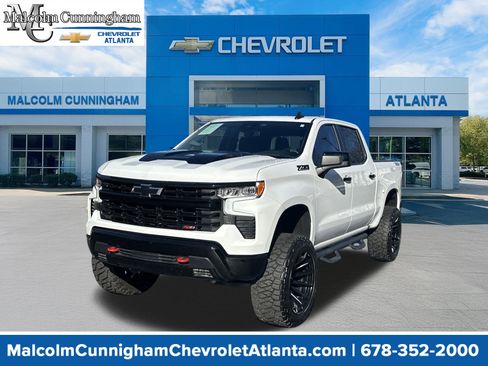 Used 2025 Chevrolet Silverado 1500 LT Trail Boss w/ Convenience Package II image 1