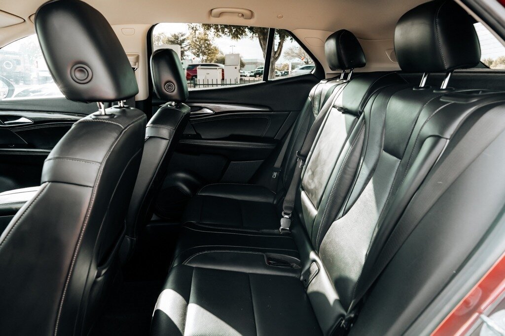 Used 2021 Buick Envision Essence w/ Sport Touring Package FWD image 39
