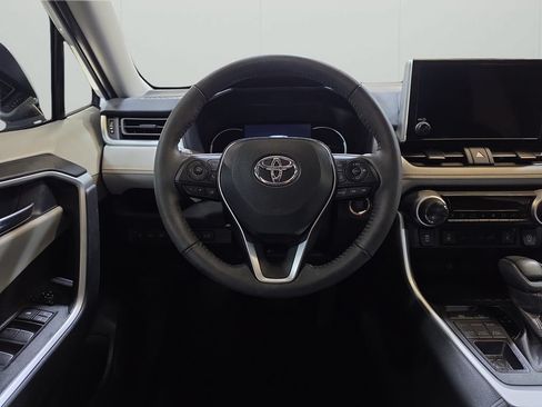 Used 2025 Toyota RAV4 XLE w/ Convenience Package AWD/4WD image 14