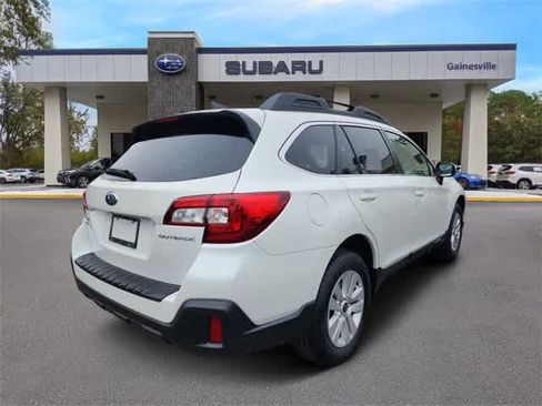 Used 2019 Subaru Outback 2.5i Premium image 6