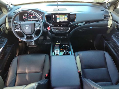 Used 2024 Honda Passport Black Edition image 2
