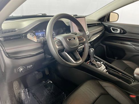 Used 2022 Jeep Compass Trailhawk image 9