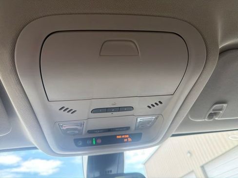 Used 2023 GMC Acadia Denali FWD image 18