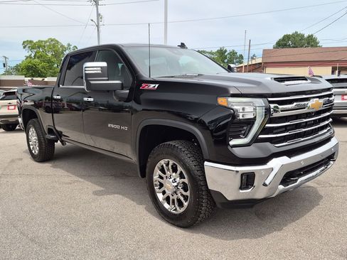 New 2026 Chevrolet Silverado 2500 LTZ w/ LTZ Premium Package AWD/4WD image 2