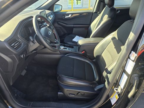 Used 2025 Ford Escape ST-Line image 10
