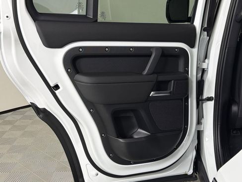 New 2026 Land Rover Defender 110 X-Dynamic SE image 26