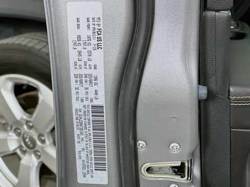 Used 2019 Jeep Compass Latitude w/ Popular Equipment Group image 12