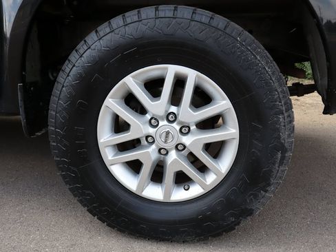 Used 2014 Nissan Frontier SV AWD/4WD image 38