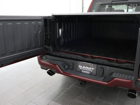 Used 2025 RAM 1500 Limited image 33
