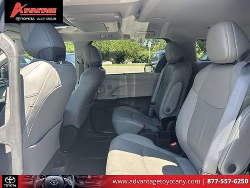 Certified 2023 Toyota Sienna Limited AWD/4WD image 14