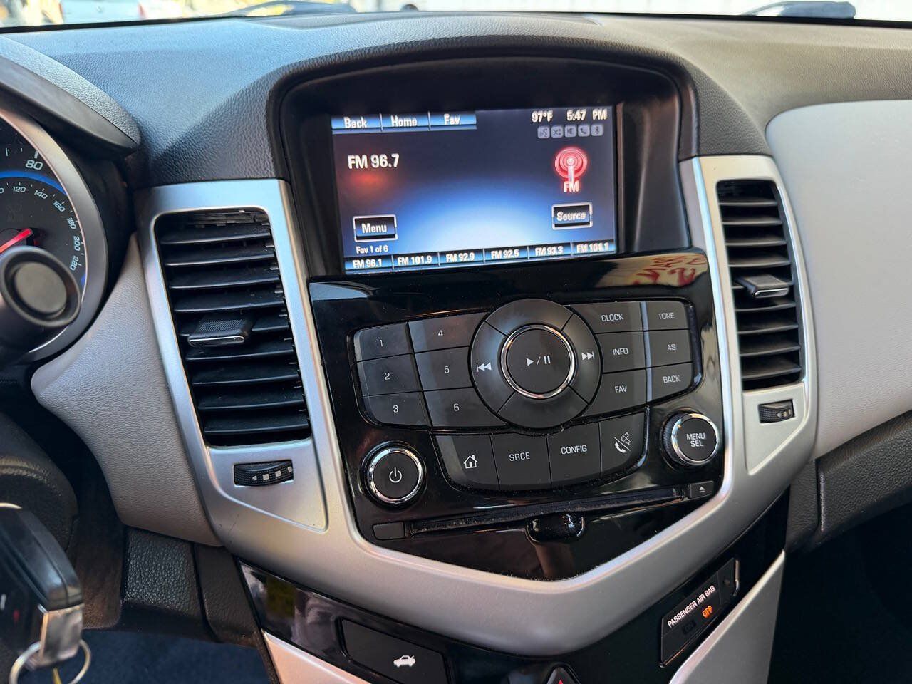 Used 2015 Chevrolet Cruze LT w/ Technology Package FWD image 23