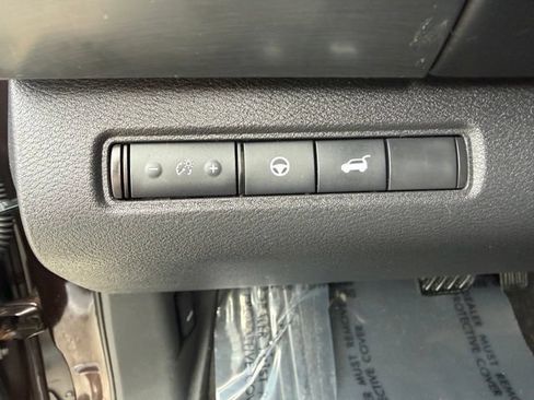 Used 2022 Nissan Pathfinder SL AWD/4WD image 21