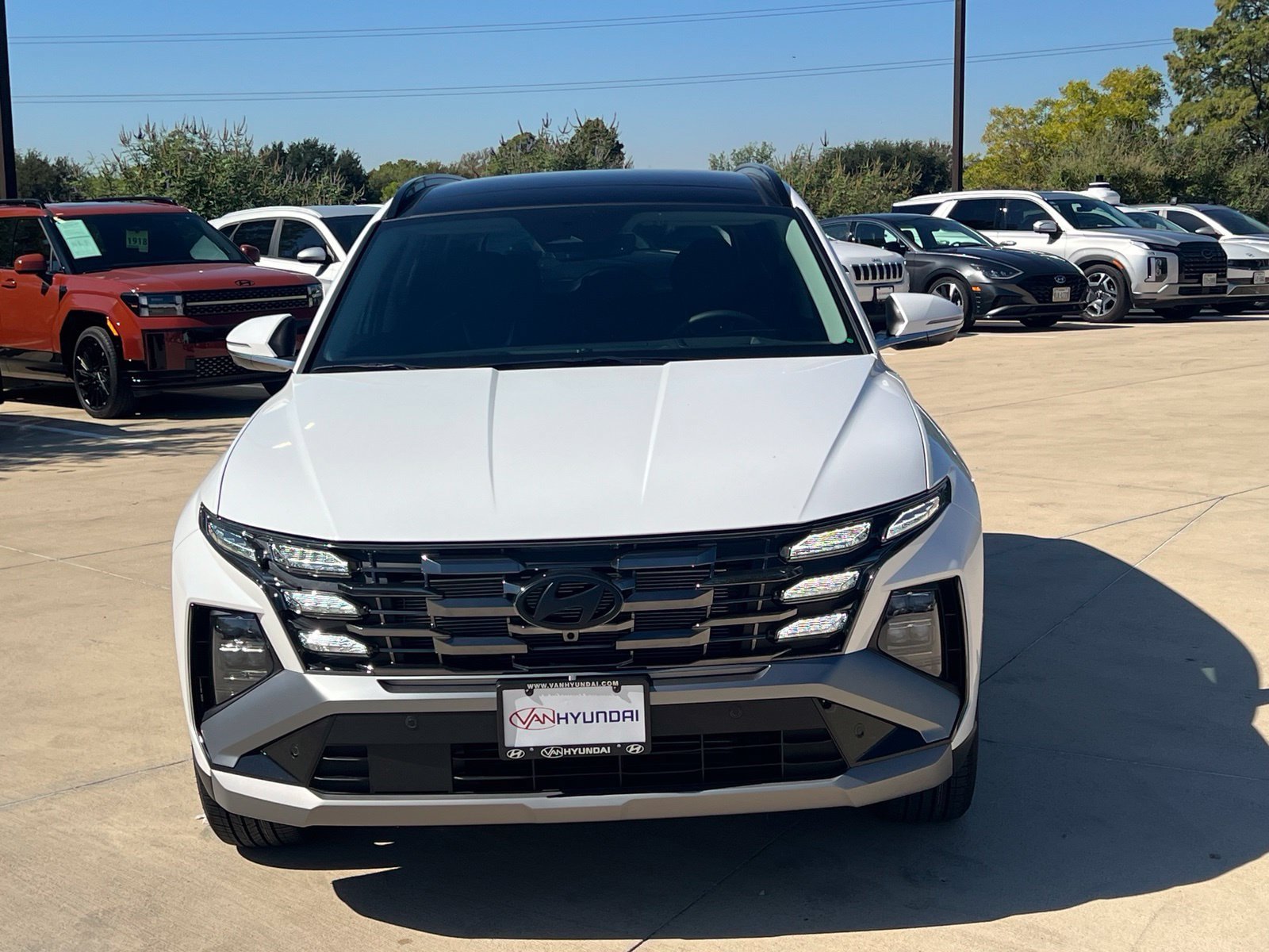 New 2026 Hyundai Tucson Limited FWD image 2