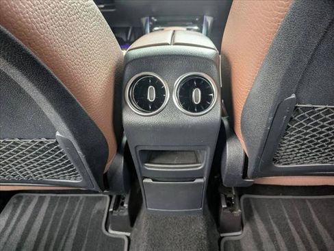 Used 2022 Mercedes-Benz GLB 250 4MATIC image 15