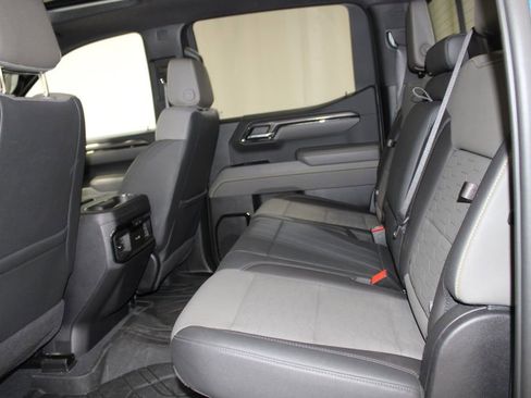 Used 2024 Chevrolet Silverado 1500 ZR2 w/ Technology Package image 54