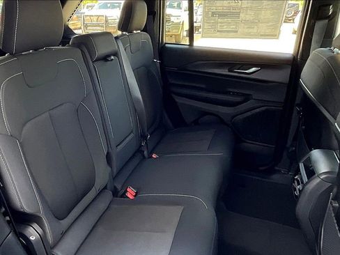 New 2025 Jeep Grand Cherokee Laredo w/ Luxury Tech Group I image 26