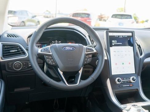 Used 2023 Ford Edge SEL w/ Convenience Package AWD/4WD image 13
