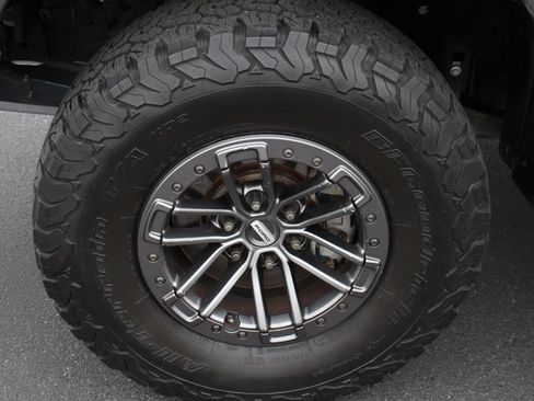 Used 2019 Ford F150 Raptor w/ Equipment Group 802A Luxury AWD/4WD image 13