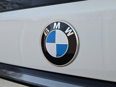 Certified 2025 BMW X7 xDrive40i w/ M Sport Package image 30